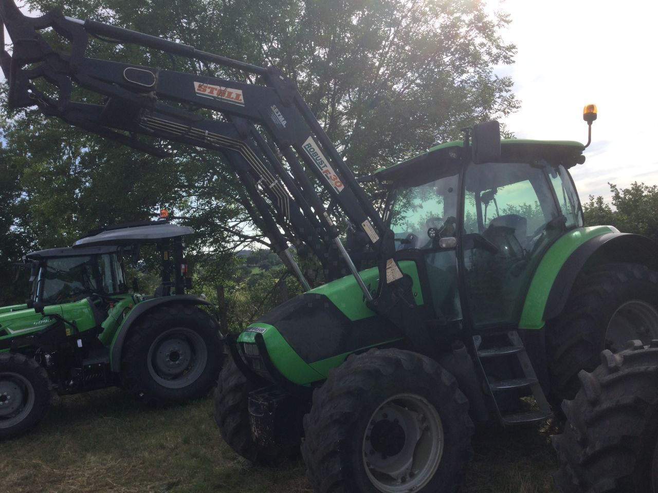 E-FARM: Deutz-Fahr Agrotron K100 - Tracteur - id KQPCQNJ - Année: 2010 - Lecture du nombre d'heure: 8 200,Puissance du moteur (chevaux): 100,France