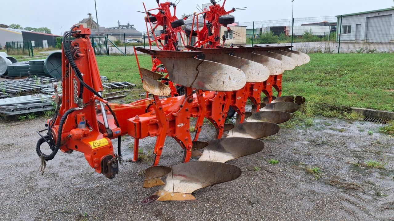 Kuhn multimaster 182 Plough €18,000