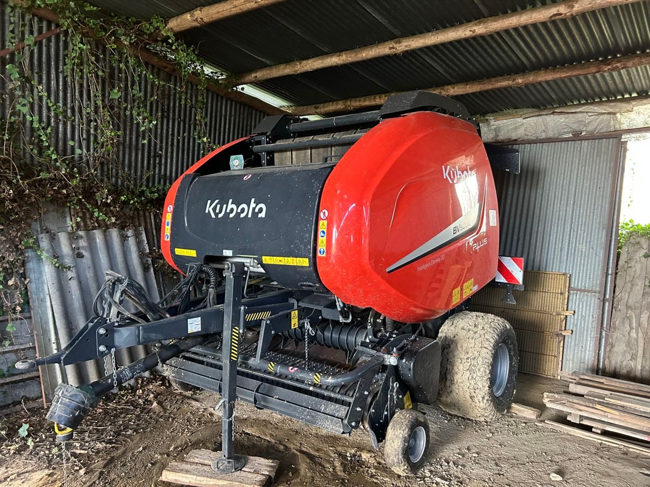 E-FARM: Kubota bv 5200 plus - Baler - id 7CKPCAT - €36,000 - Year of construction: 2023 - Total number of bales produced: 2,300,France