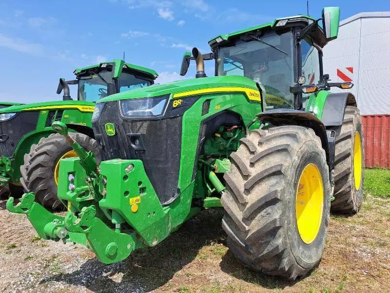 E-FARM: John Deere 8R 410 - Tracteur - id CSMSQBG - 235 000 € - Année: 2021 - Lecture du nombre d'heure: 2 210,Puissance du moteur (chevaux): 410,France