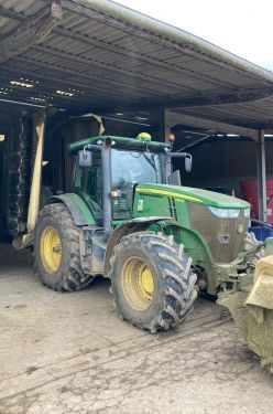 E-FARM: John Deere 7270 R - Traktorius - id 4FPZWNX - 96 000 € - Gamybos metai: 2015 - Variklio darbo valandos: 4 914,Variklio galia (AG): 270,Prancūzija