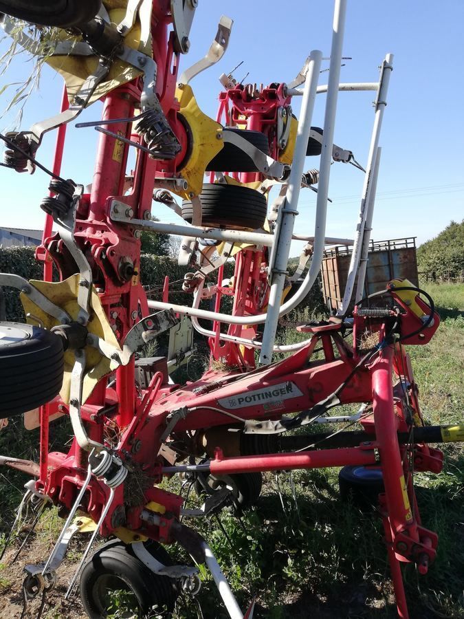 E-FARM: pöttinger hit 8.81 - Tedder - id QVXQXHB - €8,500 - Year of construction: 2017 - France