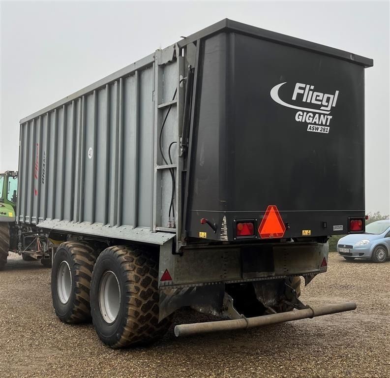 E-FARM: Fliegl gigant fox-asw 281 - Trailer - id SSVHSJS - €53,625 - Year of construction: 2018 - Denmark