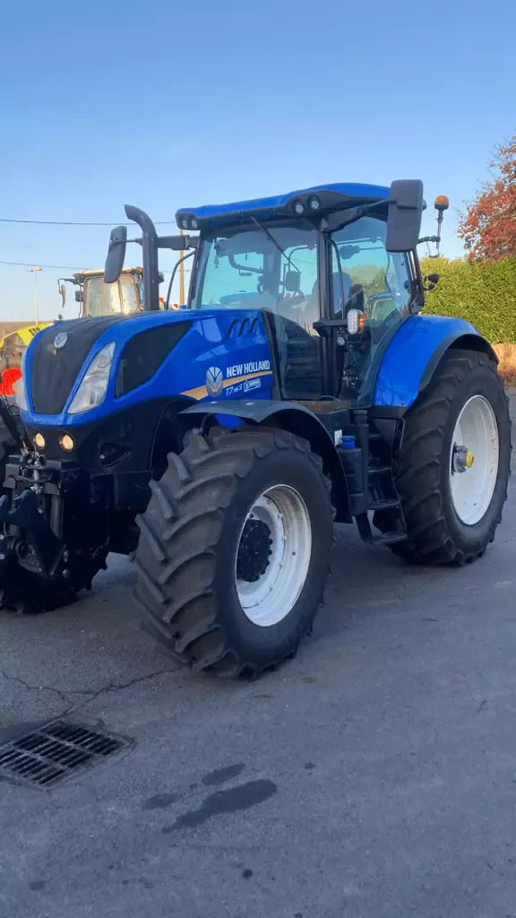 E-FARM: New Holland T7.195 S - Traktor - id 2TE1CNJ - 105 000 € - Rok produkcji: 2022 - Motogodziny: 1497,Moc silnika: 175,Francja