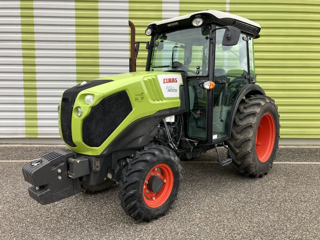 Claas Nexos 220 VL Tractor €42,000