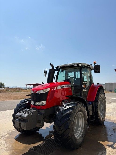 Massey Ferguson 7716 Tractor €67,000