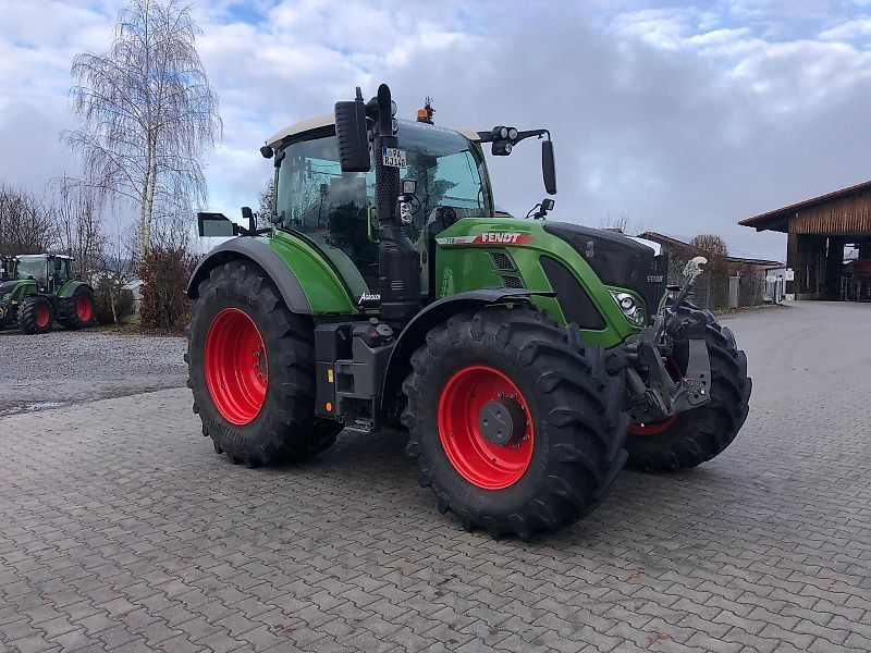 Fendt 718 Vario Profi Plus Tractor €163,500
