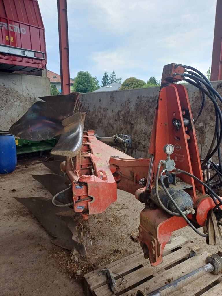 E-FARM: Kuhn vari master 152 - Plough - id IPMNQLM - €19,000 - Year of construction: 2012 - France