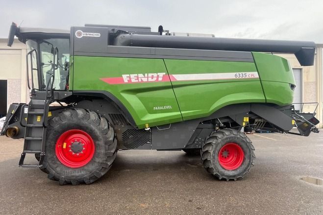 E-FARM: Laverda 6335 c pl - Cosechadora - id MMLY2QR - 218.000 € - Año: 2024 - Horas: 326,España