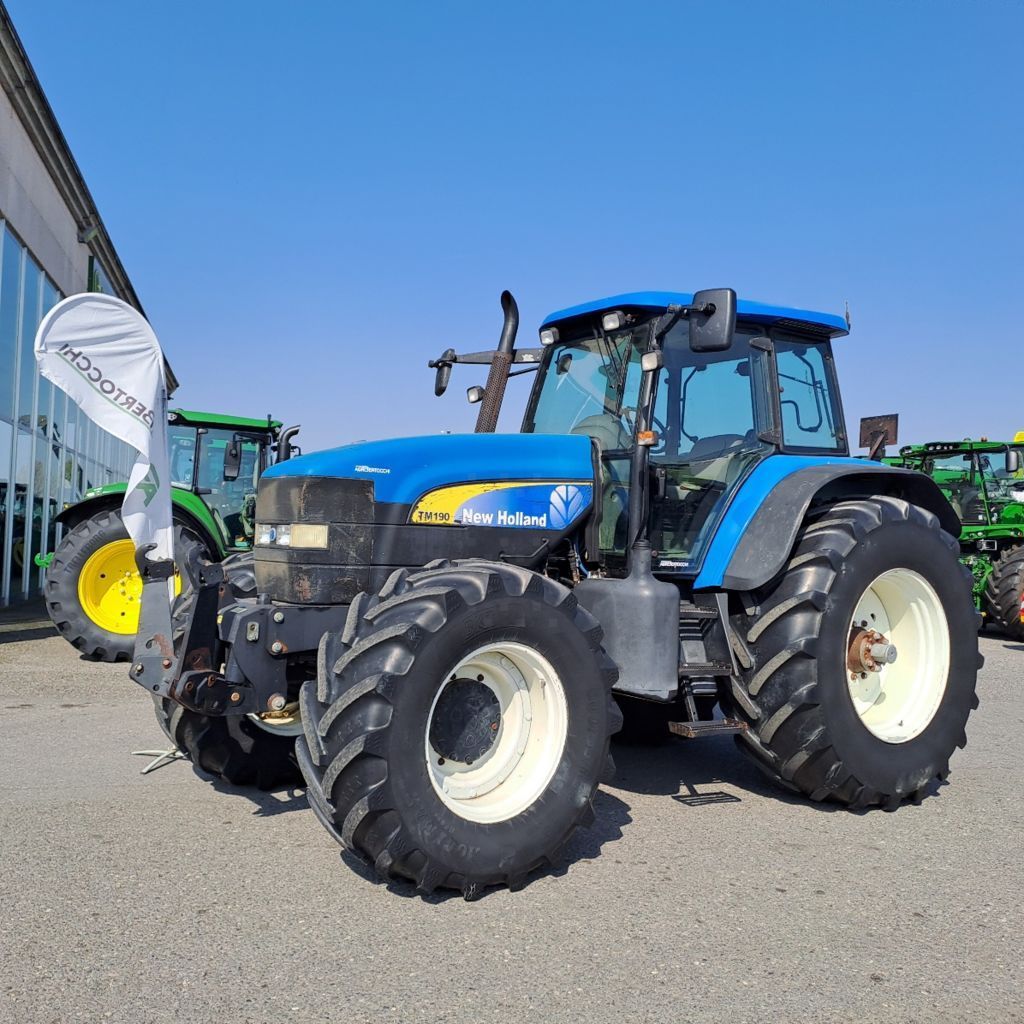 E-FARM: New Holland TM190 - Tracteur - id K7YZBV8 - 25 000 € - Année: 2010 - Lecture du nombre d'heure: 12 020,Puissance du moteur (chevaux): 190,Italie