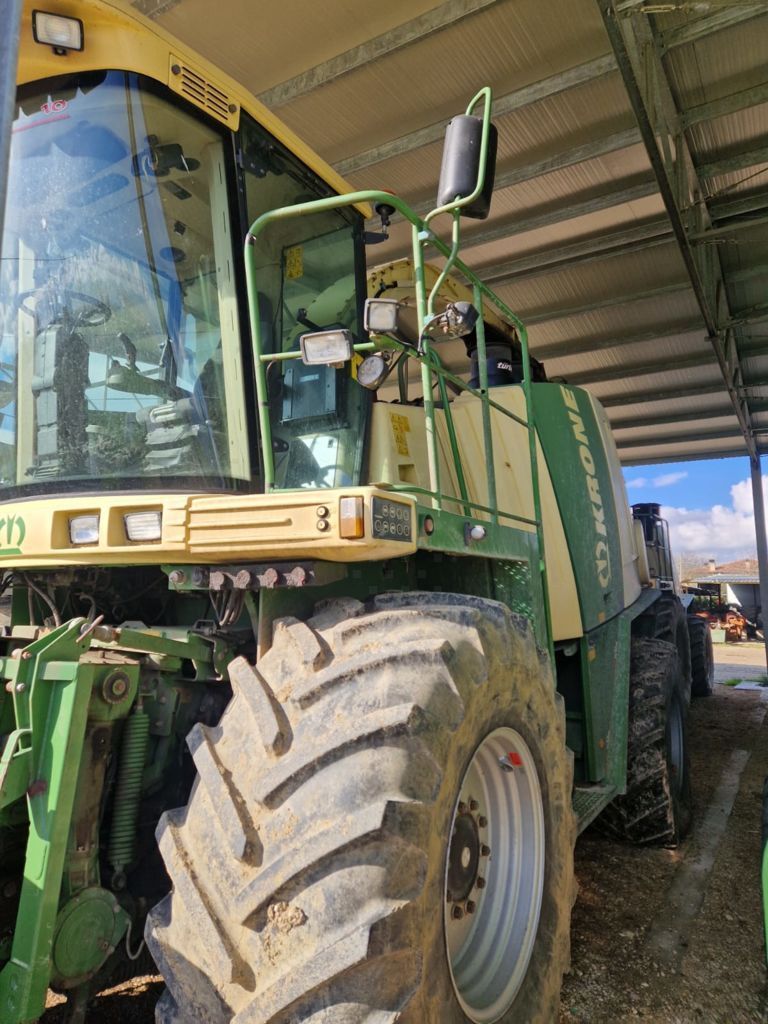 E-FARM: Krone BiG X 800 - Ensileuse automotrice - id KLAY4JT - Année: 2008 - Lecture du nombre d'heure: 4 428,Italie
