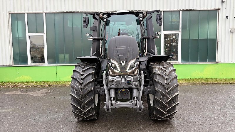 E-FARM: Valtra Q285 - Traktor - id UCFP6WW - 195 000 € - Rok produkcji: 2024 - Niemcy