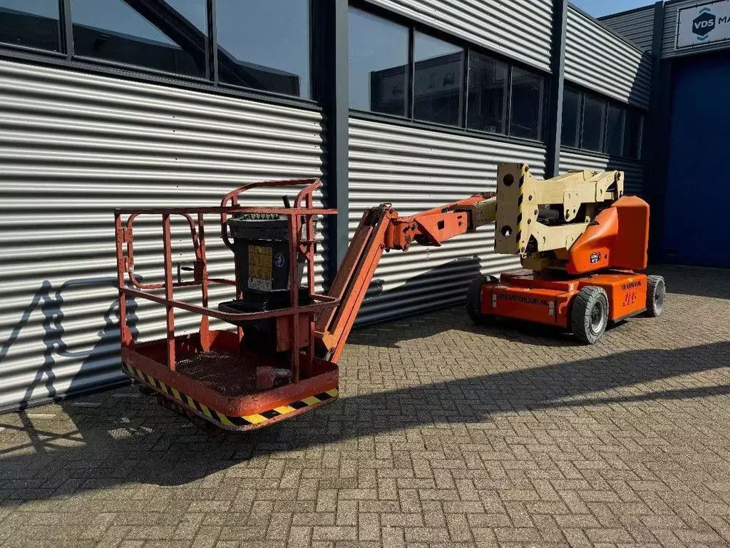 JLG e400ajpn hoogwerker knikarmhoogwerker Podest Samobieżny 15 950 €