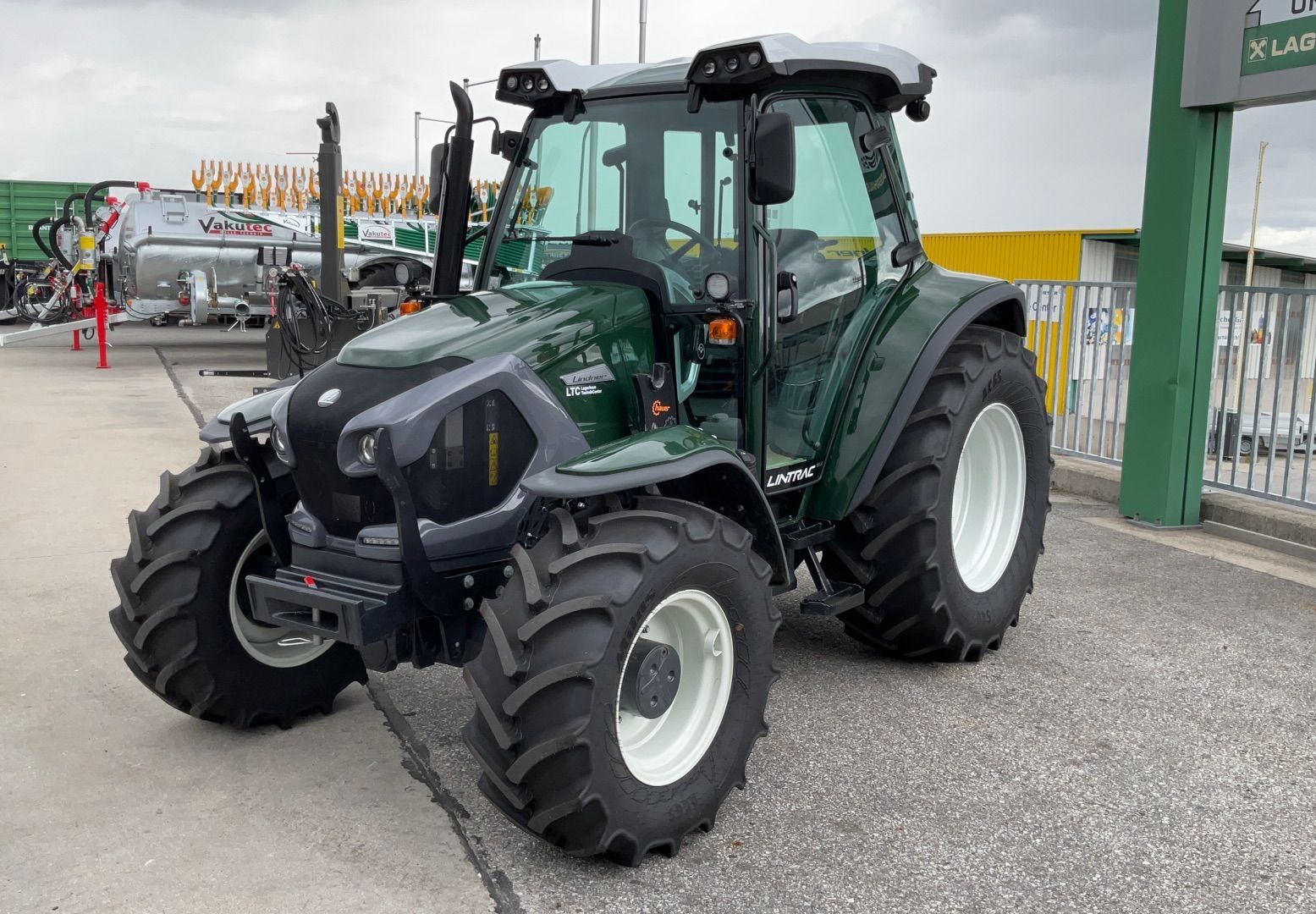 E-FARM: Lindner Lintrac 75 LS - Трактор - id 3QXMHL7 - 70 708 € - Година на построяване: 2023 - Работни часове на двигателя: 200,Мощност на двигателя (HP): 75,Австрия