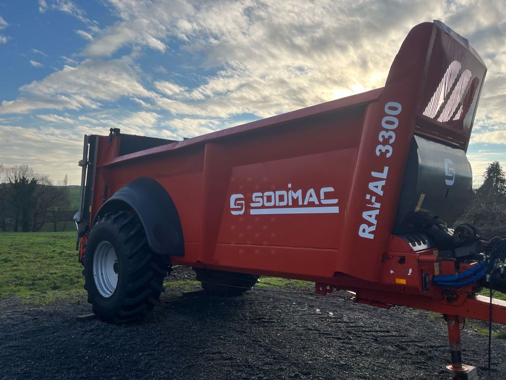 E-FARM: sodimac rafal 3300 - Mist- und Kompoststreuer - id 16QJUMU - 27.000 € - Baujahr: 2018 - Frankreich