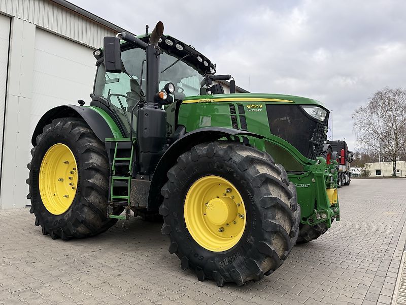 E-FARM: John Deere 6250 R - Traktor - id NWZKMJ2 - 129.500 € - Produktionsår: 2018 - Motortimer: 3.950,Motoreffekt (HP): 250,Tyskland
