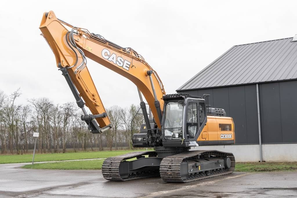 Case IH Optum 300 Crawler excavator