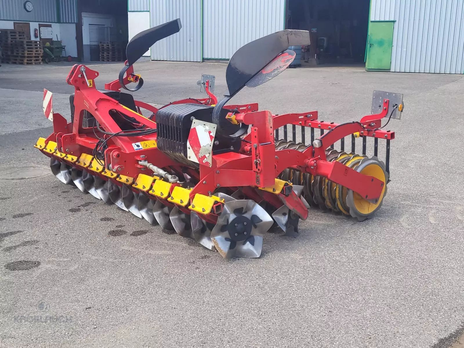 E-FARM: VÄDERSTAD carrier 300 - Rastra de discos y disco compacto - id XCQRM2N - 15.200 € - Año: 2021 - Alemania