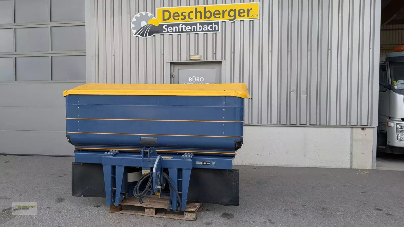 E-FARM: Bogballe m2w base 2900 - Rozsiewacz nawozów - id JFJKVIE - 7965 € - Rok produkcji: 2005 - Austria