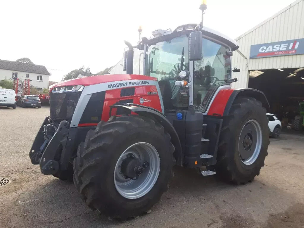 E-FARM: Massey Ferguson 8S.265 Exclusive - Traktor - id CHMNNSR - 165.000 € - Baujahr: 2023 - Abgelesene Motorstunden: 600,Motorleistung (PS): 265,Frankreich