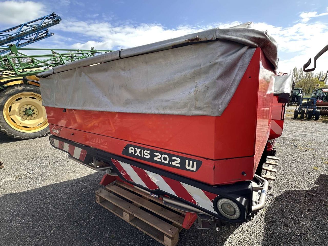 Kuhn axis 20.2 w Fertiliser spreader €7,500