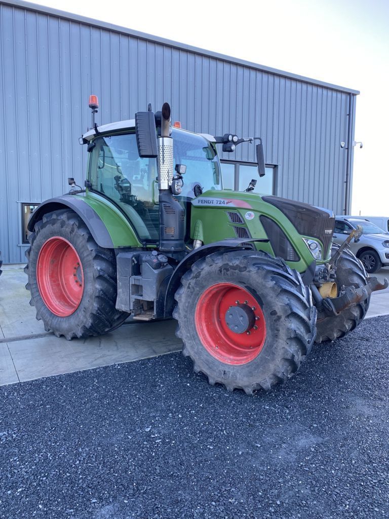 Fendt 724 Vario Profi Plus Traktor 112 911 €