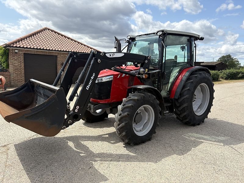 E-FARM: Massey Ferguson 4709 - Tracteur - id ZSUNJBS - 32 218 € - Année: 2018 - Lecture du nombre d'heure: 4 563,Puissance du moteur (chevaux): 90,Royaume-Uni