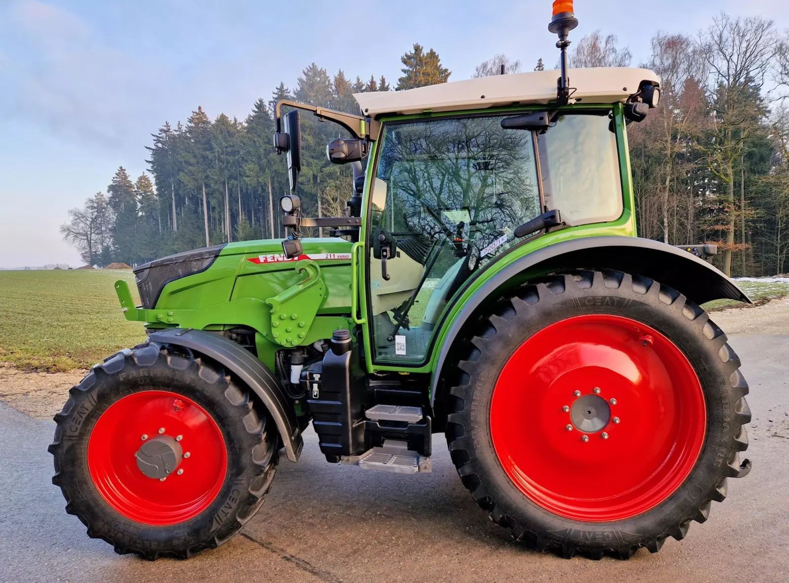 Fendt 211 Vario Tracteur 108 998 €