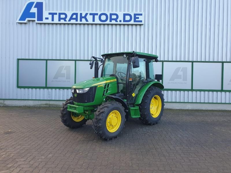 John Deere 5058 E tractor €34,900