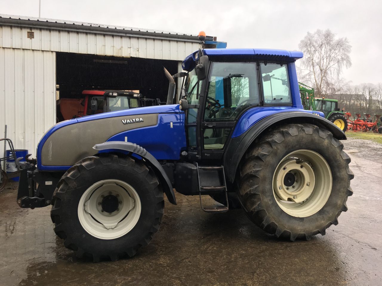 E-FARM: Valtra T130 - Τρακτέρ - id JQNGMPZ - 39.550 € - Χρονία: 2005 - Μετρητής ωρών: 5.795,Ισχύς κινητήρα: 133,Γαλλία