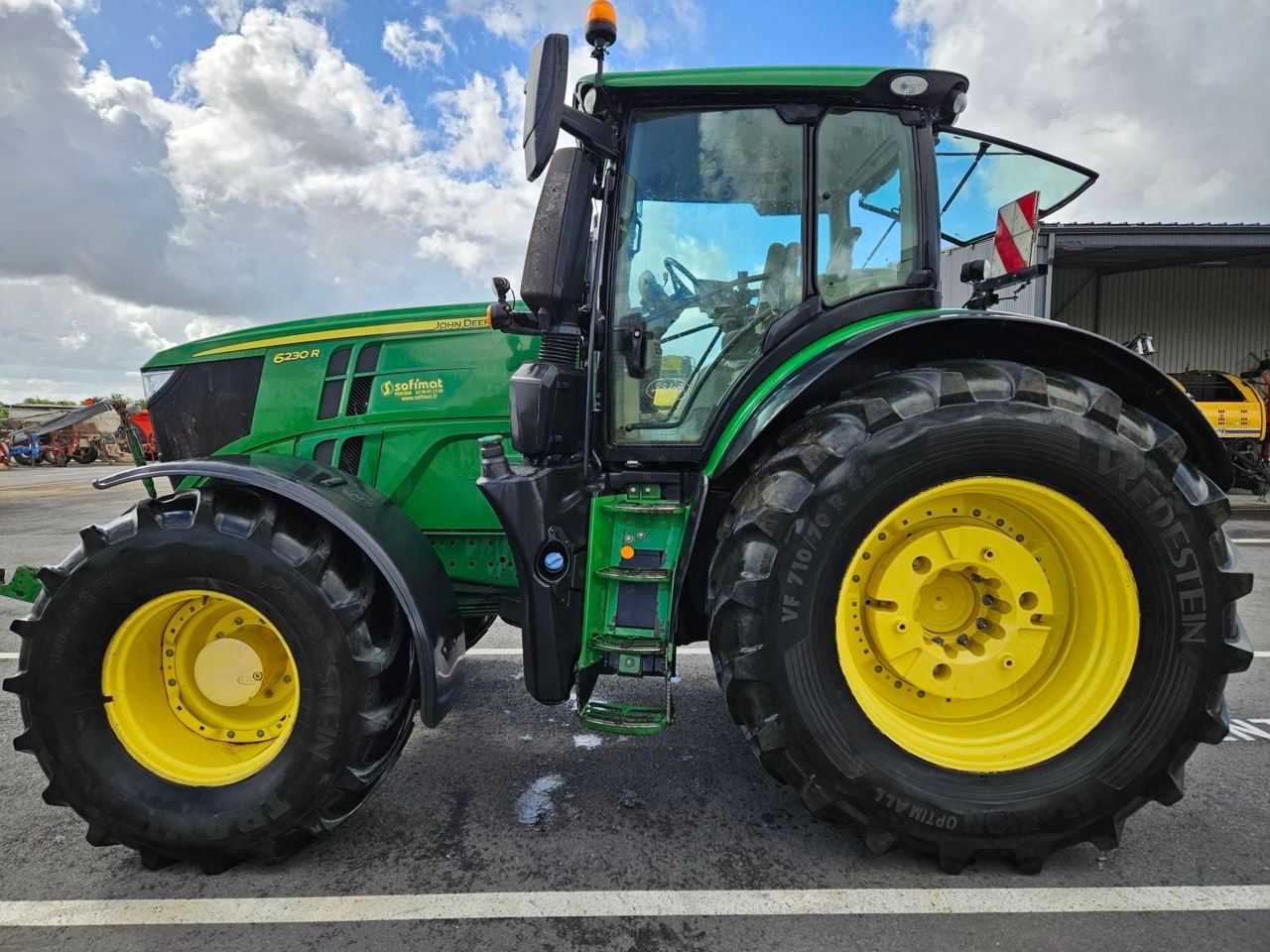 John Deere 6R 230 Tractor €108,000