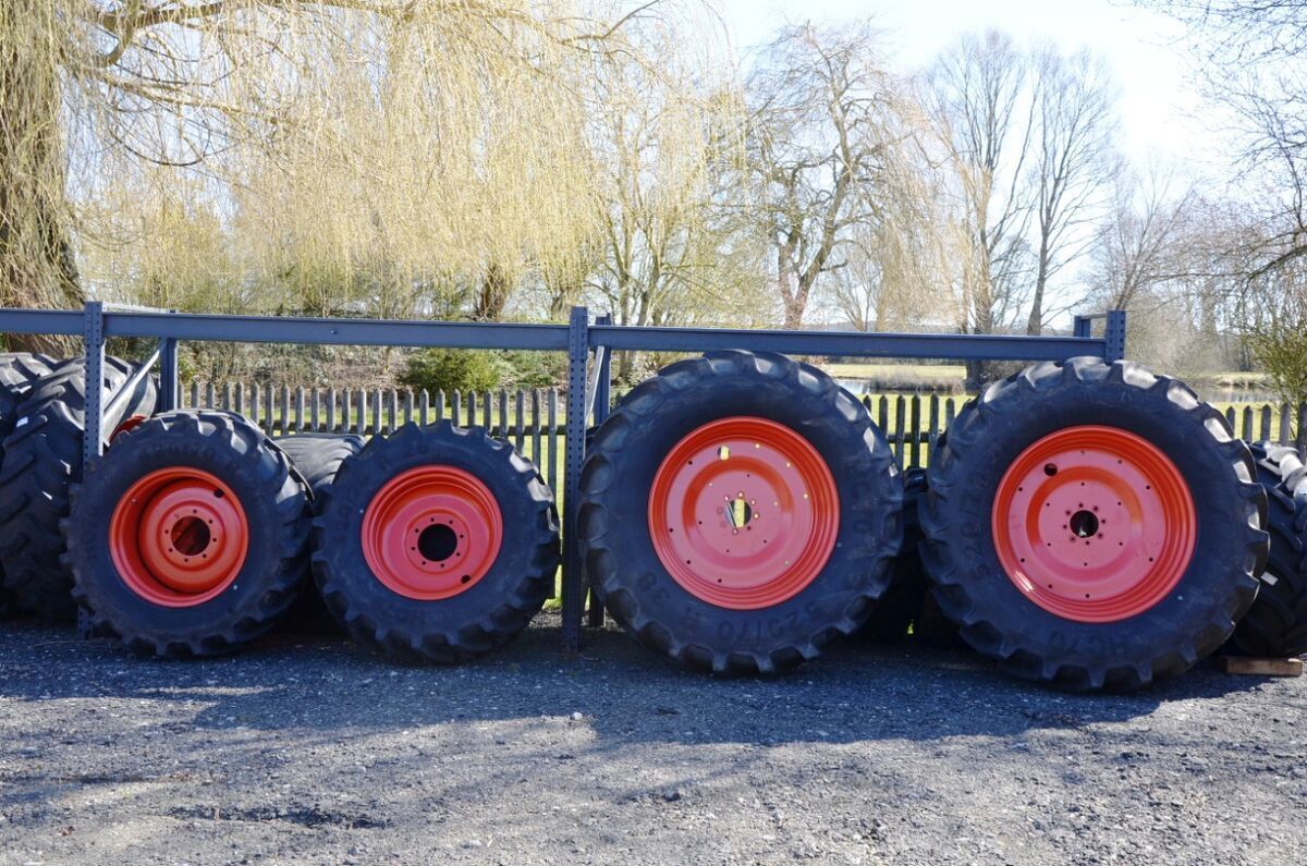 E-FARM: Mitas 520/70 r38 + 420/70 r28 - Kerék és járószerkezet - id JICPIC8 - 5950 EUR - Németország