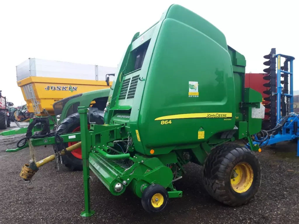 E-FARM: John Deere 864 - Balownica - id ANL6JEI - 19 500 € - Rok produkcji: 2017 - Francja