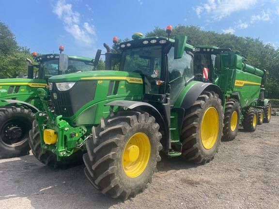 John Deere 6R 215 Tractor €179,336