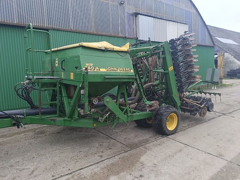 E-FARM: John Deere 740A - Semoir - id IMRQ9KM - 5 800 € - Année: 2001 - Allemagne