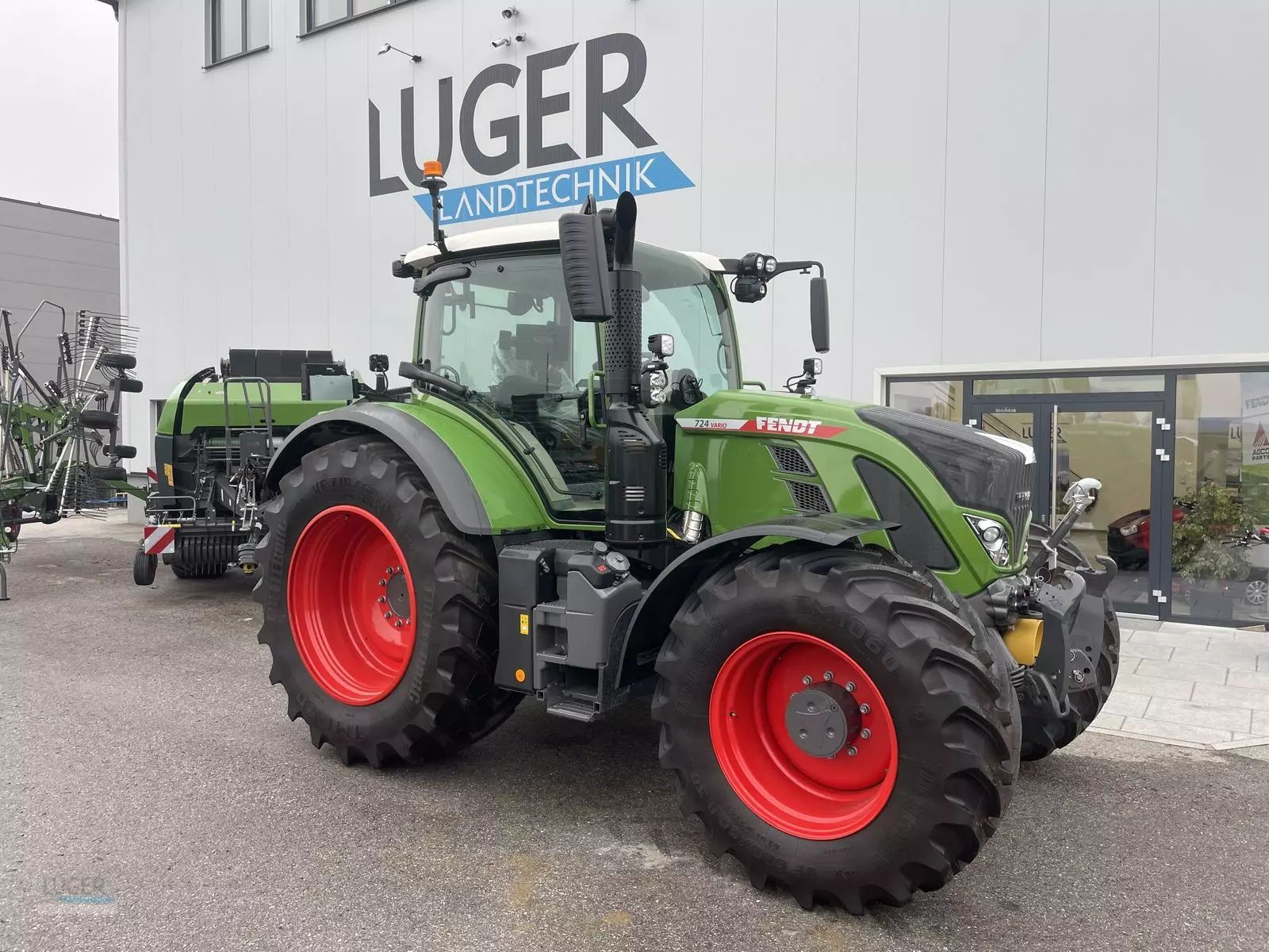 Fendt 724 Vario Profi+ Tractor €224,833