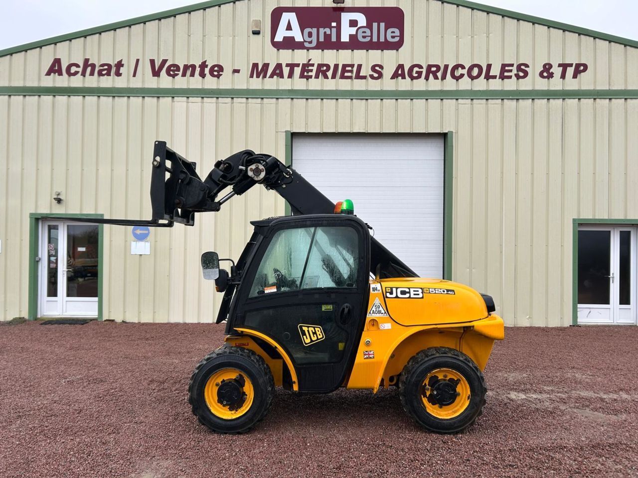 JCB 520-40 Τηλεσκοπικός φορτωτής 35.500 €