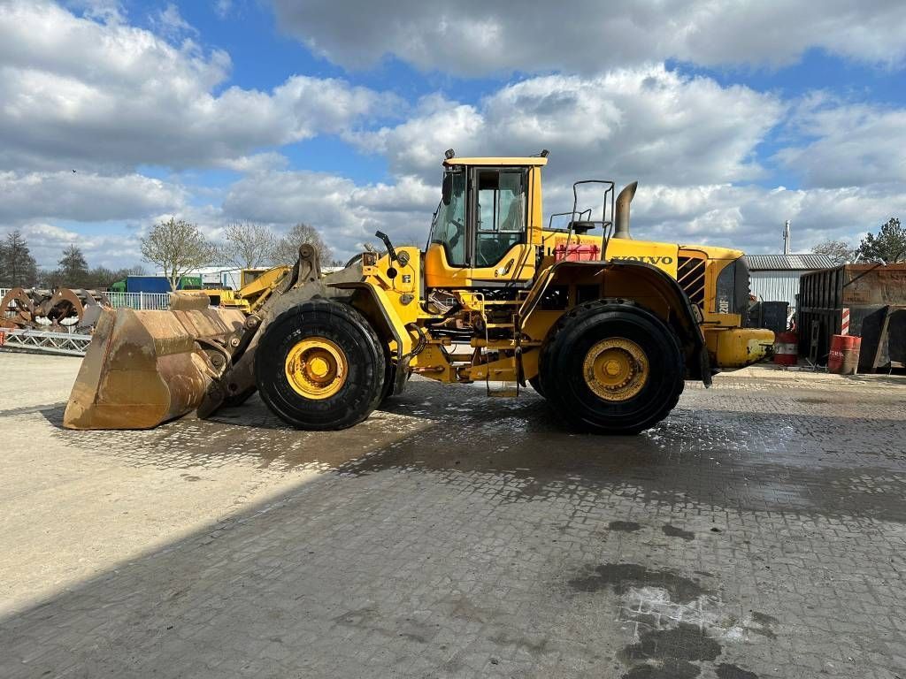 VOLVO l220f Cargador de ruedas
