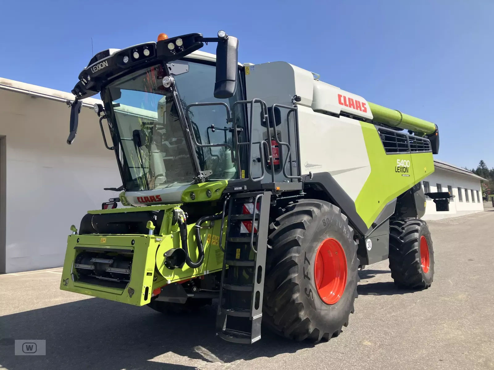 E-FARM: Claas Lexion 5400 - Moissoneuse-batteuse - id IBYCXPB - Année: 2023 - Lecture du nombre d'heure: 157,Puissance du moteur (chevaux): 354,Autriche