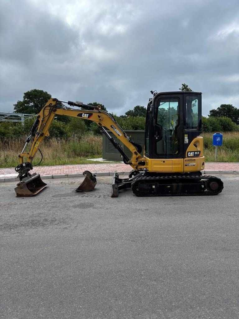 Caterpillar 303.5 Mini excavator €25,800