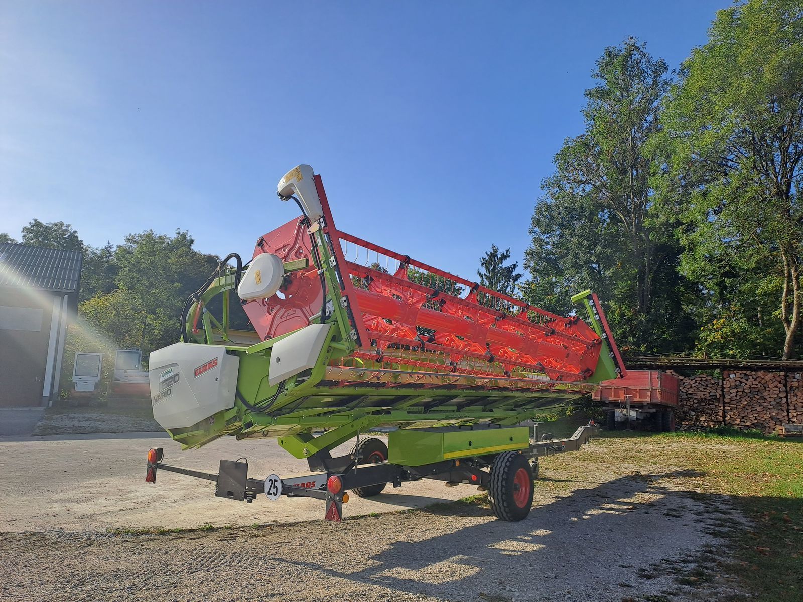 E-FARM: Claas Vario 620 - Hedery do kombajnów zbożowych/sieczkarni - id 5M11GLV - 46 637 € - Rok produkcji: 2021 - Austria