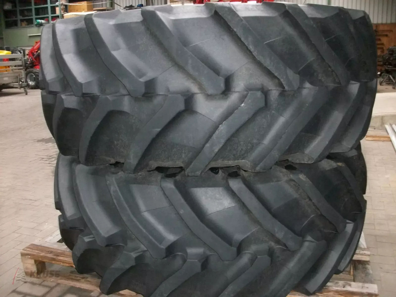 TRELLEBORG 710/70 r38 Wheel and track €7,600