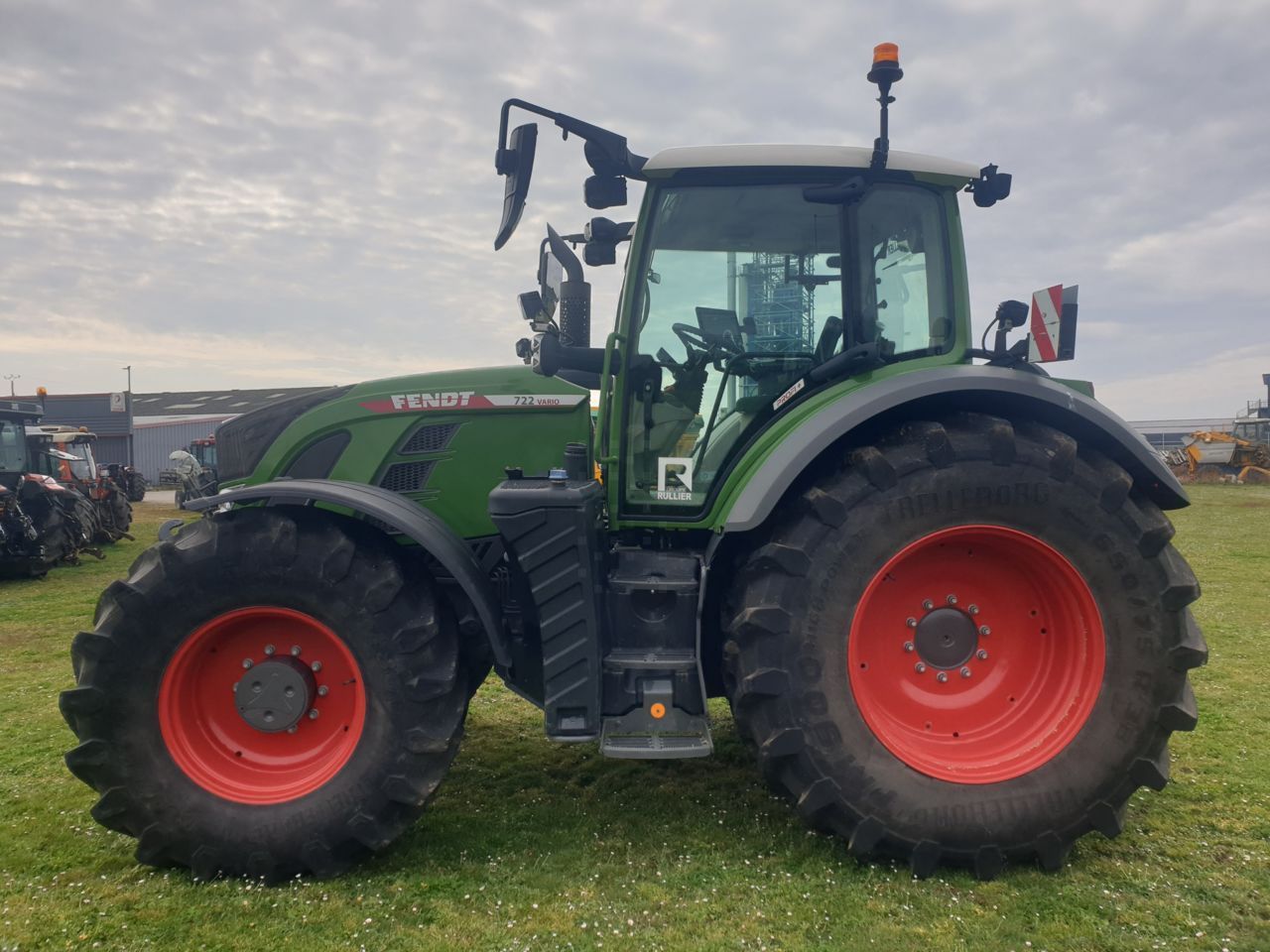 E-FARM: Fendt 722 Vario - Tractor - id KT98CNQ - 170.000 € - Año: 2022 - Horas: 670,Potencia del motor: 220,Francia