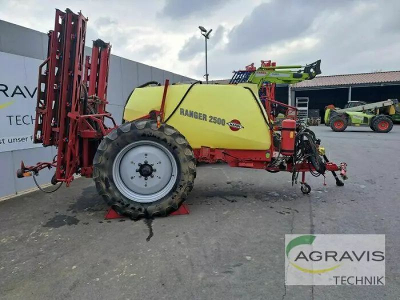 E-FARM: Hardi RANGER 2500 - Traktor - id XDIXJTI - 18 950 EUR - Németország