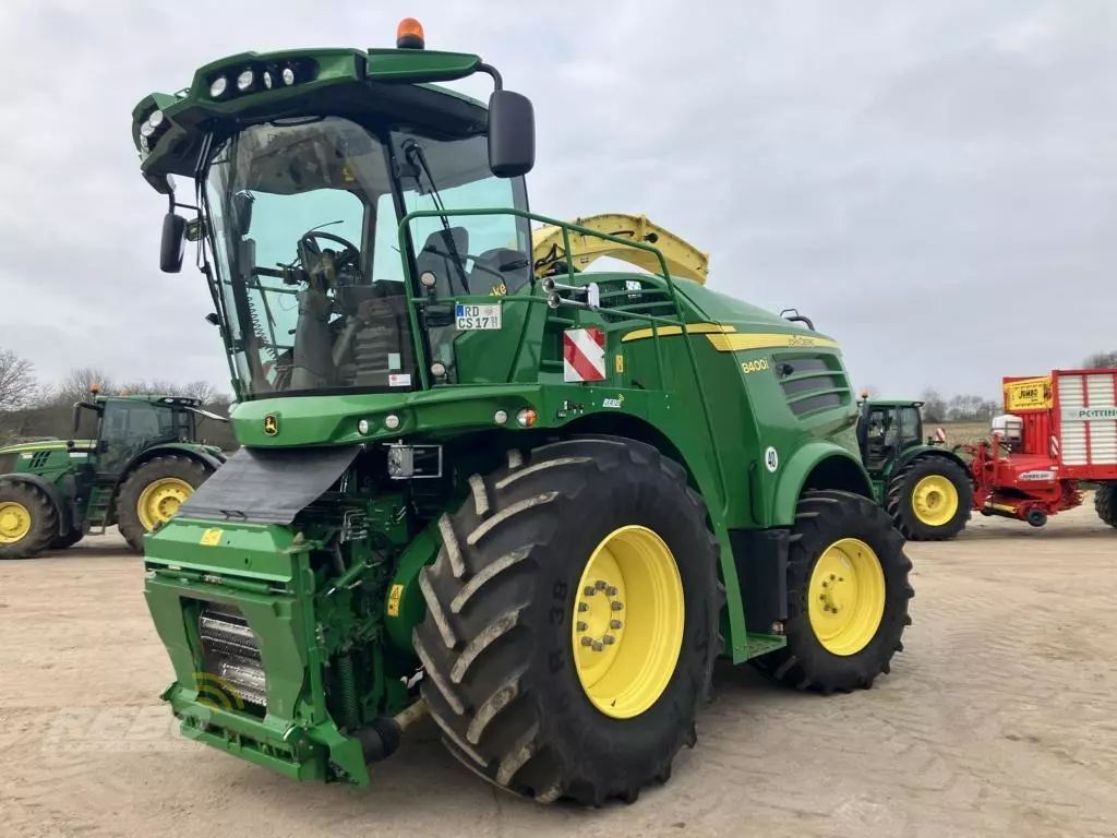 E-FARM: John Deere 8400 - Self propelled forage harvester - id NL85BQM - €157,000 - Year of construction: 2018 - Engine hours: 1,971,Engine power (HP): 540,Germany