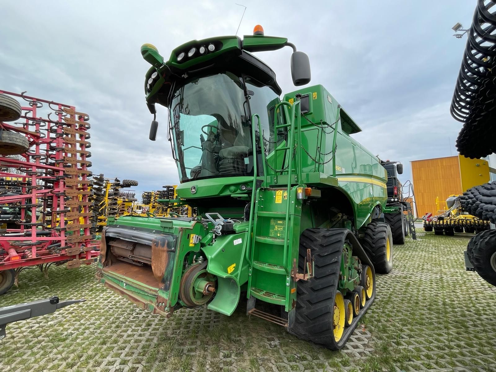E-FARM: John Deere S 690 i - Mejetærsker - id CKKKXHV - 170.000 € - Produktionsår: 2012 - Motortimer: 3.762,Motoreffekt (HP): 625,Tyskland