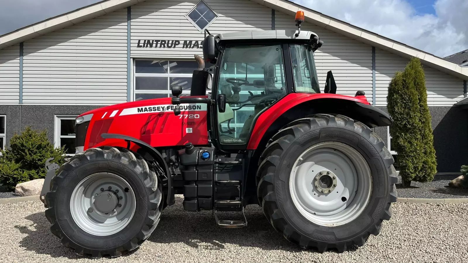 Massey Ferguson 7720 Tractor €60,186
