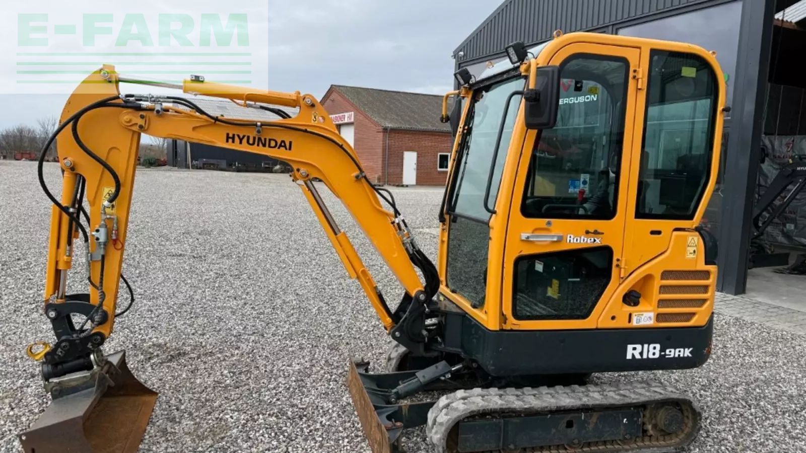 HYUNDAI r18-9ak Экскаватор 19 404 €