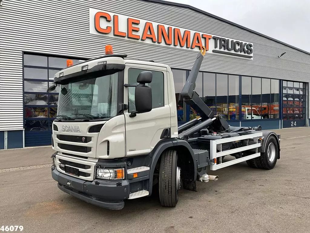Scania p 250 euro 6 14 ton haakarmsysteem just 73.854 km! Remolque 59.500 €