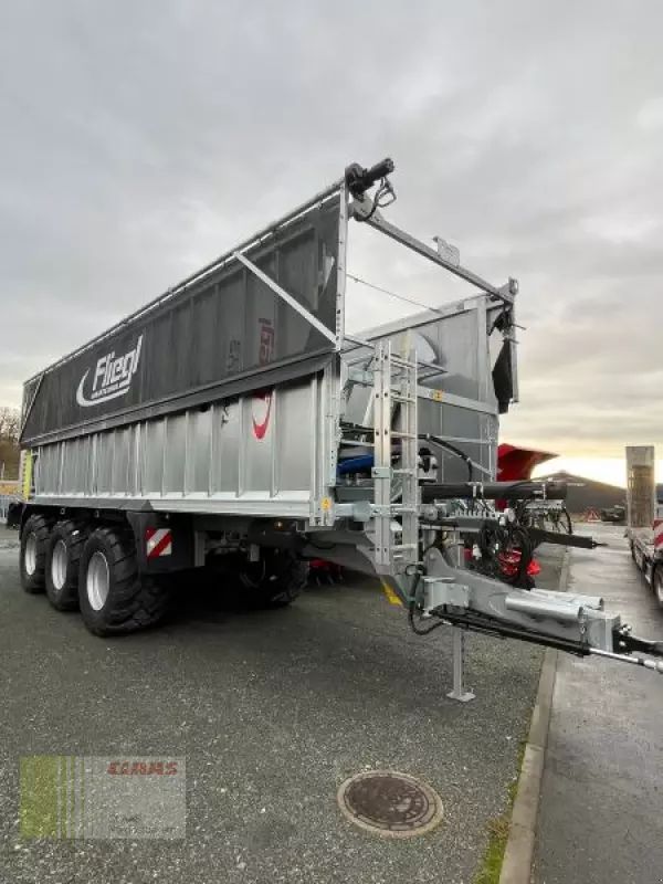 Fliegl gigant asw 391 taurus fox Transport du fourrage 92 900 €